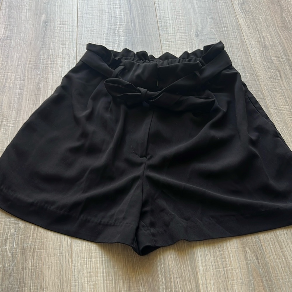 Black H&M paper bag shorts size 6